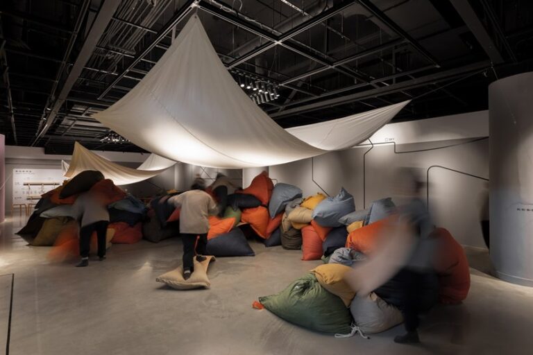 國美館兒藝基地「神奇的洞穴屋」  邀請親子探索身體與空間關係