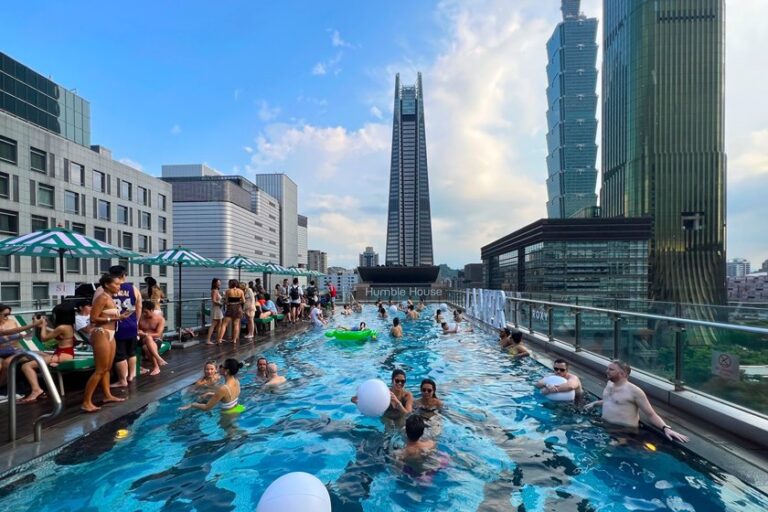 High翻整個週六下午！台北艾麗 希爾頓格芮精選酒店舉辦夏日泳池派對